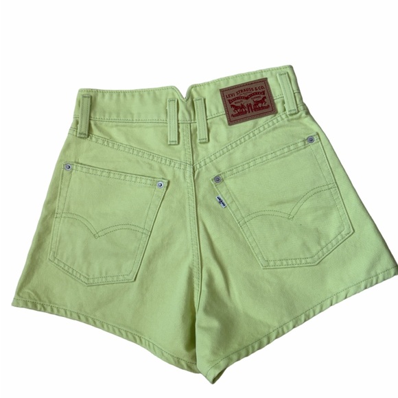 Levi’s High Waisted Exposed Button Fly Mom Shorts Sz 25 Yellow Vintage Summer - Picture 3 of 6